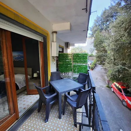 Δωμάτια σε οικογενειακή κατοικία Sorrento's Holidays Σορέντο